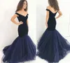 2018 Abiti da ballo in velluto blu navy Sirena Affascinanti abiti da sera formali con spalle scoperte Tulle Abiti da festa speciali Abiti da cerimonia