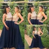 2018 Sparkly Billiga Brudtärna Klänningar Navy Blå och Guld Sheer Neck Stora Beading Golvlängd En Linje Bröllop Guest Party Prom Evening Gowns