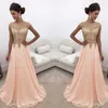 Vestidos de baile 2019 Vestidos de noite com pérola rosa Sheer Neck Uma linha longa Vestidos de festa Lace Applique Chiffon mangas Vestido de festa de luxo