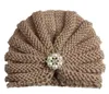 Mode vinter baby flicka hattar med p￤rlor godis f￤rg stickad nyf￶dd beanie hatt baby fotografia cap accessoarer turban hattar 12 f￤rger