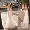 A Linha Boho Vestido de casamento com Champagne Forro V Neck Spaghetti Strap Lace Appliqued Fábrica Foto Real 2020