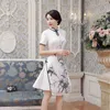 새로운 여름 섹시한 백인 새틴 중국 국립 QiPao 베트남 AO Dai Dress의 짧은 소매 인쇄 꽉 짧은 드레스 S-2XL AD4-A
