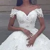 2024 Nouvelle robe de balle arabe moderne Robes de mariée de la dentelle épaule 3D Appliques perlées Princesse Longueur Puffy plus