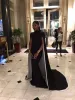Robes de soirée sirène élégante plus taille haute couche noire de bal noir avec capes saoudie arabe africain robe de fête 302J
