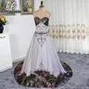 Abito da sposa classico con ricamo Camo Cheap 2018 Sweetheart Paillettes Perline Corsetto Back Court Train Abito da sposa Taglie forti Donna