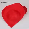 2017 تصميم جديد Red Fascinator Hat Imitation Sinamay 30cm Big Base Hat شكل قلب للكنيسة Ascot مناسبة