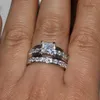 Atacado garra profissional configuração jóias 925 esterlina prata branca safira princesa corte simulado diamante casamento mulheres nupcial anel presente