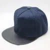 Женская и мужская плоская шляпа Snapback из искусственной кожи, 5 панелей, бейсболка в стиле хип-хоп с сеткой, красный, черный, синий, белый12609617