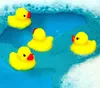 100 pièces/lot Mini canards en caoutchouc jaune bébé bain eau canard jouet sons enfants bain petit canard jouet enfants natation plage cadeaux