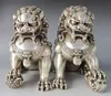 Coppia di statue di cani Foo Fu Lion Guardiano d'argento cinese da 12 * 12 cm