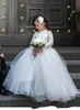 Abito da ragazza di fiore bianco a maniche lunghe in pizzo adorabile per matrimonio Abito da spettacolo per ragazze in tulle Abito da prima comunione in organza Abiti da festa per ragazze