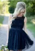 Navy Short Country Bruidsmeisje Jurken Juweel Sheer Neck Hollow Back Applique Kant Kralen Mini Tulle Homecoming Party Prom Avondjurk Jurk