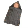 Nyfödd spädbarn baby sovsäck stickad virka vinter hooded barnvagn swaddle filt mjuk fasta wrap stickade säck sängkläder
