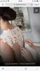 Pluning dekoltu kształtuje sukienkę ślubną o niskim złudzeniu iluzji