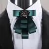 Laço de seda dos homens gravata do pescoço dos pinos / decoração vermelha do casamento do noivo / artesanal KPOP Forma de alta qualidade Terno Acessórios / Broszka / Broszki