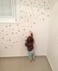 Gwiazdy naklejki ścienne 39 naklejki naklejki ścienne Zdejmowana dekoracja domu Łatwa do obierania patyka malowane ściany dla dzieci dziecięcego Bedro5392128