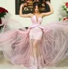 ピンクのアップリケパールレースオーバーシートイブニングドレスプリーツペプラムフォーマルパーティーガウン中東イブニングドレスを着用Mermaid Prom Dress