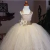 2020 crianças Vintage Formal Wear Lace Champagne Meninas Pageant Vestidos Spaghetti inchado Tulle vestido de baile Flor Meninas vestidos para casamento