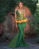 Sexig Chic Green Prom Klänningar Strapless V-Neck Ruffled Peplum Mermaid Sweep Train Party Gowns Ravishing African Afton Klänning Formellt slitage