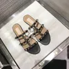 2018 mulheres sandálias sapatos partido moda rebites meninas sexy apontou toe sapatos fivela plataforma bombas sapatos de casamento