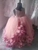 Grå Beaded Ball Gown Girls Pageant Klänningar V Nacke Flower Girl Dress Tulle 3D Appliqued Floor Längd Kids Holy Communion Dress