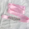 2019 Fajas de novia blancas nuevas Cristales de diamantes de imitación Cinturón de accesorios de vestido de novia Cinturón 100% hecho a mano para la noche Fiesta de graduación Cumpleaños