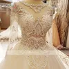 Amazing Beading Wedding Dresses Illusion Top Långärmade Brudklänningar En Linje Lace Appliques Court Train Bröllop Vestidos Anpassad