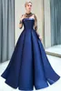 Marineblaues Satin-Abschlussballkleid, luxuriöses, mit Perlen verziertes, hochtransparentes A-Linien-Designer-Abendkleid mit langen Illusionsärmeln für die Abschlussfeier Go3761700