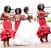 아프리카 레드 인어 신부 들러리 드레스 오프 어깨 플러스 크기의 차 길이의 하녀 드레스 계층화 된 새틴 웨딩 파티 드레스 hy251