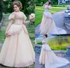 Arabische Quinceanera-Kleider, schulterfrei, Spitze, Perlenapplikationen, Sweep-Zug, Perlen, kurze Ärmel, Abendkleid, formelle Partykleider