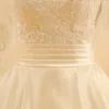 長袖の高品質のVネックのウェディングドレス安いプリーツサテンのキーホールレースアップイリュージョンのウェディングドレス