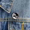 Miss Zoe me vijf! pin palm en poot pins Leuke Hond puppy Katje Broche Pins DIY Badge Gift Sieraden voor vrouwen meisje kids