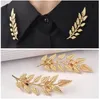 Retro gouden bladeren pak kraag broche shirt kraag pin gesp kraag clip pins en broches unisex veer broche