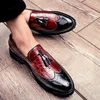 Stijlvolle puntige teen Casual Party Formele Schoenen voor Mannen Goedkope Gemengde Kleuren Lederen Tassel Loafers Heren Trouwschoenen 3 Kleuren