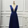 Seksowne Royal Blue Druhna Suknie Głębokie V Neck Otwórz Wróć Szyfon Ruched Długość Piętro Tanie Długie Prom Evening Formal Dress Suknie 2019