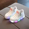 2018 Spring Glowing Girls Sneakers Basket Led Illuminazione per bambini Scarpe Ragazzi illuminati krasovki Sneaker luminosa Taglia 21-30