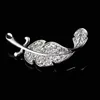 Exquisite Fashion Simple Groothandelsprijs Broche Gift verzameld in grote bladeren veer zilver