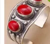 Unisex Vintage Oval Rote Koralle Stein Perlen Manschettenarmband Tibet