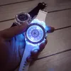 Silikon LED Işık Moda Bayanlar Açık Izle kadın Erkek renkli Spor Saatı Erkekler İzle Saatler Relogios Masculinofree nakliye