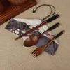 100set 3pcs / set baguettes en bois de style japonais cuillère fourchette ensemble créatif personnalisé faveurs de mariage cadeaux fête retour cadeau lin4215