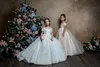 Pentelei 2019 bloem meisje jurken voor bruiloften spaghetti van de schouder kleine babyjurken goedkope sweep trein communie jurk