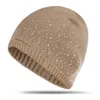 Zima Ciepła Beanie Kapelusze Kobiety Miękkie Dziewiarskie Skullies Czapki Kapelusz Kobiet Moda Rhinestone Bawełniany Kapelusz Czapki 10 sztuk / partia