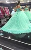 Schulterfreies, neu eingetroffenes, mintgrünes Tüll-Ballkleid-Hochzeitskleid mit handgemachten Blumen, bauschiges Brautkleid, Quinceanera-Kleid