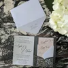 2018年手頃な価格の結婚式の招待レーザーカットのポケットの結婚式の招待状のスイートカスタマイズ可能な招待状の携帯のインナーカスタム印刷