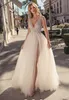 2019 Muse Berta Bohemian Wedding Dresses Deep V Neck Lace Peded paljetter Sidan Split Backless Beach Wedding Gown Sweep Train Robe D264b