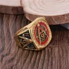 Bästa HotSale Unik Design Freemaoson Masonic Rings Past Master Ring med Crystal Stones Red Enamel Sun Surround Religiös Ring