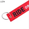 1pcs Keychain Gardez le calme et continuez à la chaîne de clé pour motos et voitures cool Porte-clés Broderie Porte-clés FOBS