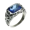 Veri anelli in argento sterling puro 925 per uomo Blu pietra di cristallo naturale Anello da uomo Vintage Hollow inciso fiore gioielleria raffinata D18111306