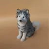 Dorimytrader Squatting Dog Realistic Husky Plush Toy Polyetylen Furs Hantverk Simulering Pet Dogs Hem Dekoration Docka Kids Gift