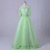 Abiti da ballo in pizzo vintage verde lime con maniche spalle scoperte Tulle Applique Una linea Corsetto Abiti da sera Abiti da cerimonia per feste